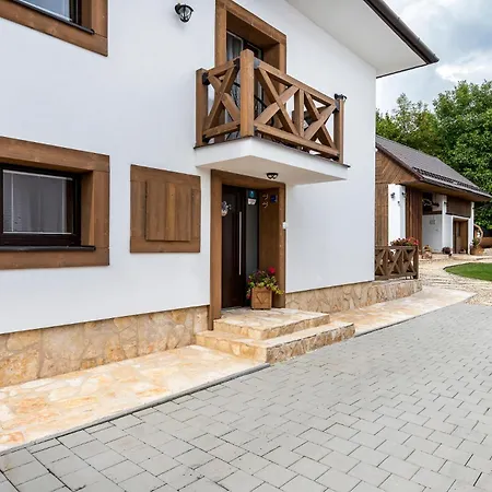 Vlcia Skala - Wellness منزل ريفي Heľpa