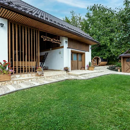 Vlcia Skala - Wellness * Heľpa