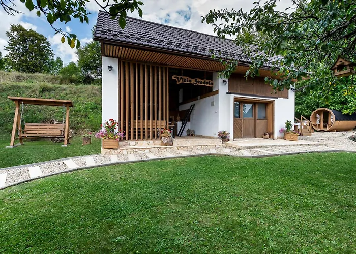 Vlcia Skala - Wellness * Heľpa