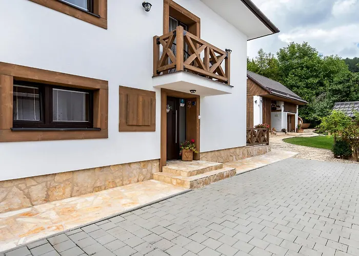 Vlcia Skala 컨트리하우스 Heľpa